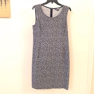Lands End texture sleeveless pocket dress 10